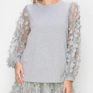 NWT Joh Reia Pointe Knit Grey Pullover Shirt Sheer Flower Appliqué Sleeves Large